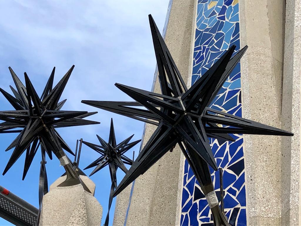 La torre de la Mare de Déu, a punt per ser coronada amb l’estel