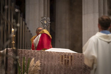 Celebració de la Vetlla Eucarística Diocesana del Corpus a la Sagrada Família